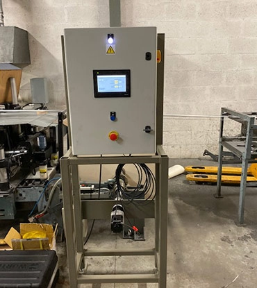 Armoire électrique sur châssis avec écran de commande